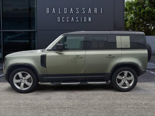 Land Rover Defender image 5