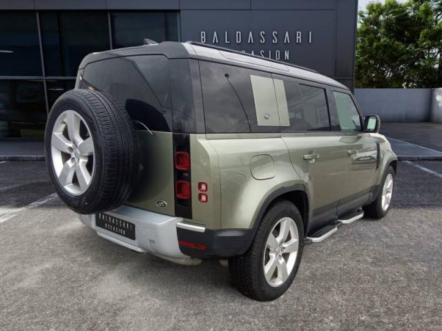 Land Rover Defender image 8