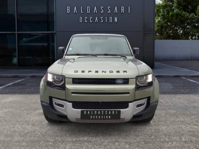 Land Rover Defender image 3