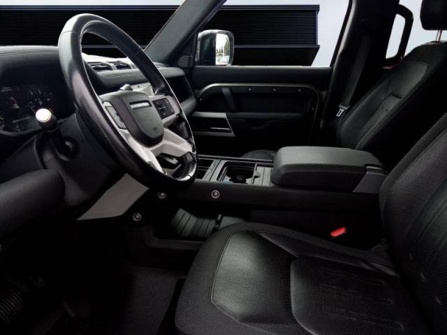 Land Rover Defender image 6