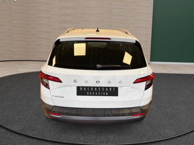 Skoda Karoq image 8