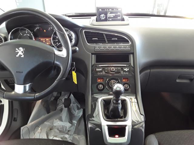 Peugeot 5008 image 6