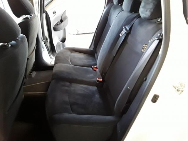 Nissan Leaf image 4