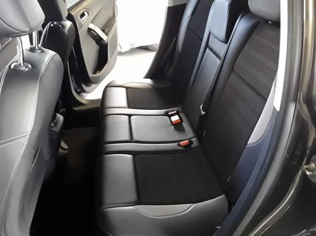 Peugeot 2008 image 8