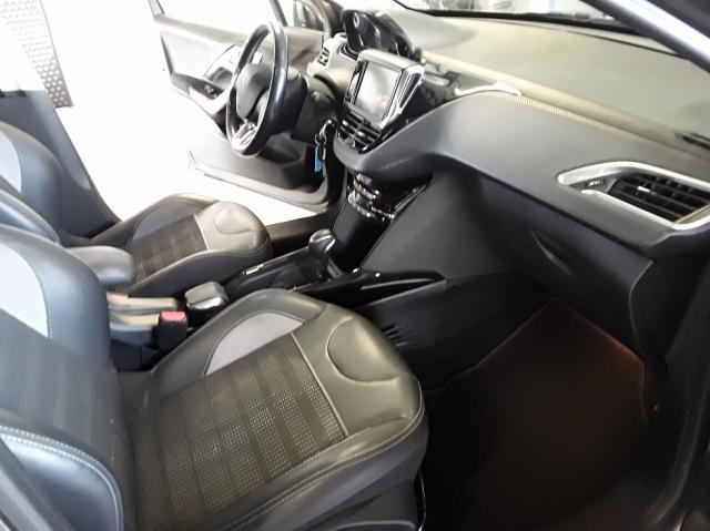 Peugeot 2008 image 3