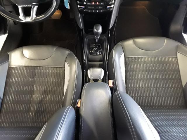 Peugeot 2008 image 6
