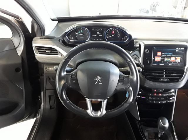 Peugeot 2008 image 1