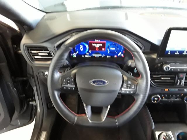 Ford Kuga image 8