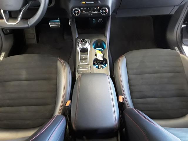 Ford Kuga image 3
