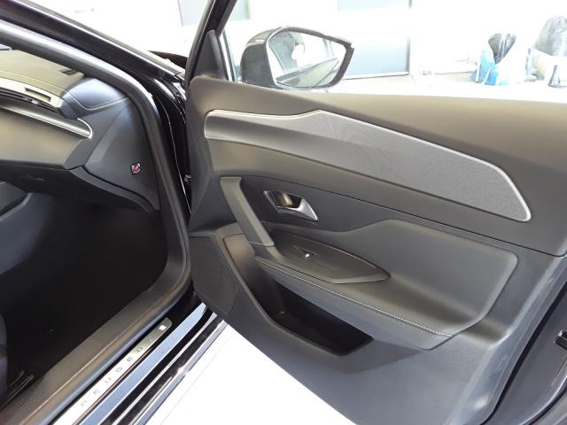 Peugeot 308 image 8