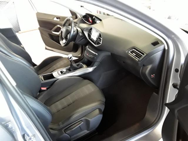 Peugeot 308 image 6
