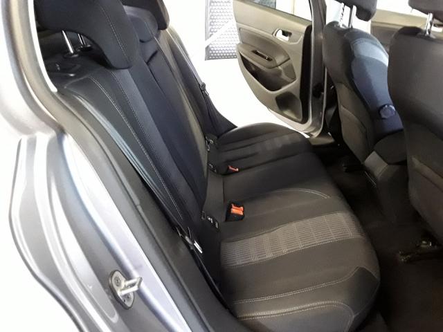 Peugeot 308 image 9