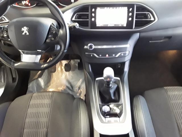 Peugeot 308 image 1