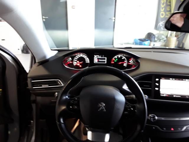 Peugeot 308 image 8