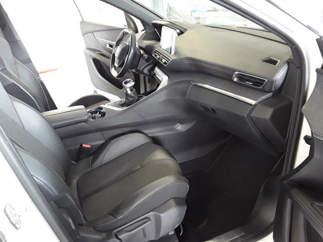 Peugeot 3008 image 6