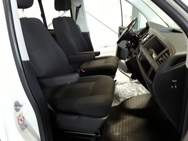 Volkswagen Caravelle image 3