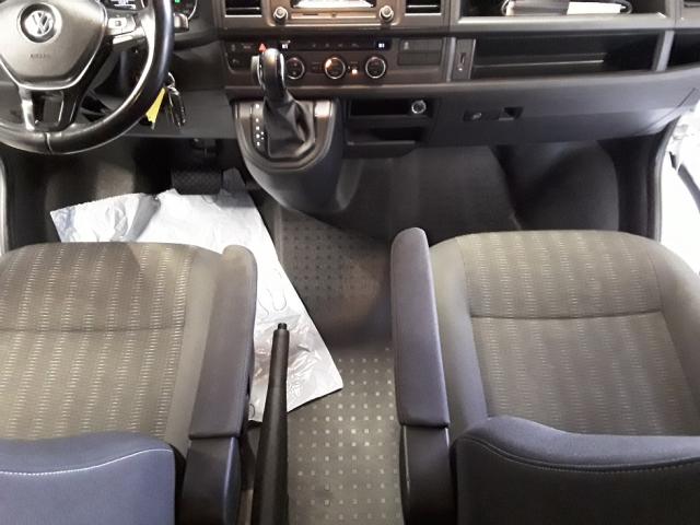 Volkswagen Caravelle image 1