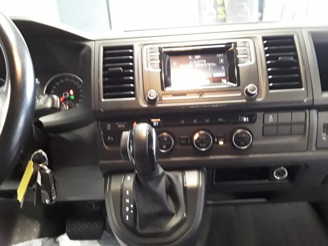 Volkswagen Caravelle image 2