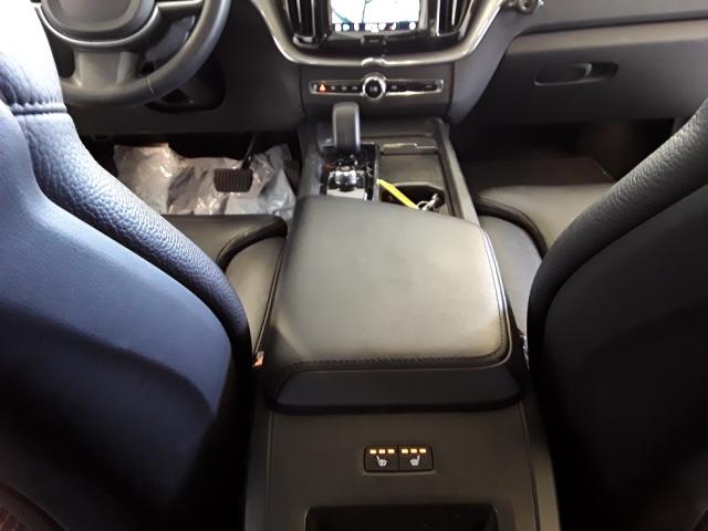Volvo Xc60 image 9