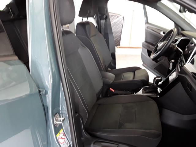 Volkswagen T-Roc image 9
