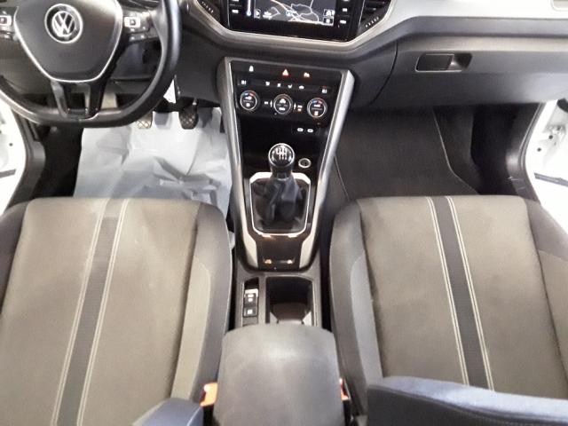 Volkswagen T-Roc image 9