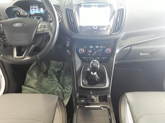 Ford Kuga image 3