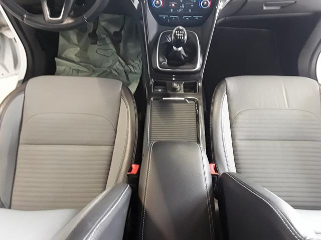 Ford Kuga image 8