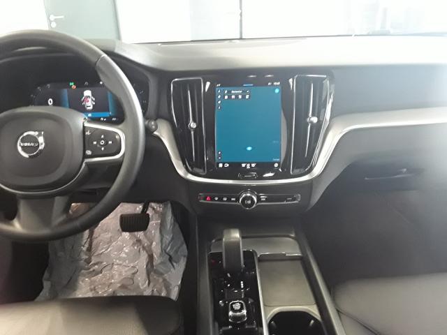 Volvo V60 image 2
