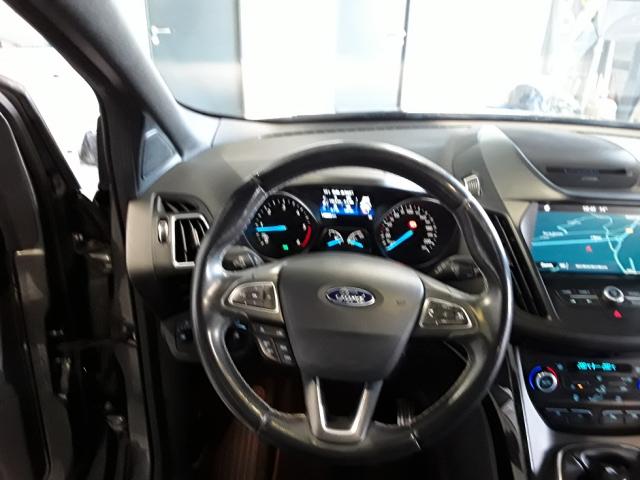 Ford Kuga image 1