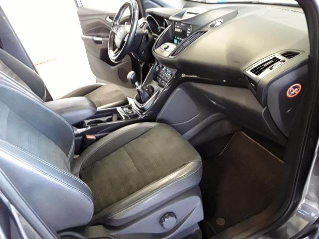 Ford Kuga image 9