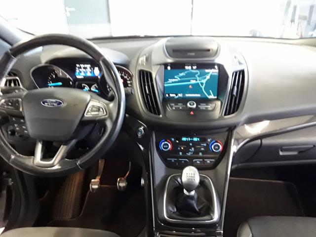 Ford Kuga image 5