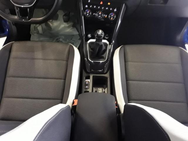 Volkswagen T-Roc image 7