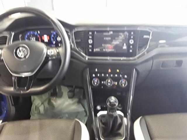 Volkswagen T-Roc image 2