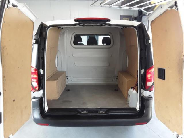 Mercedes Benz Vito Mixto image 9