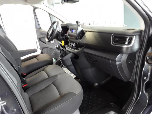 Nissan Primastar image 1