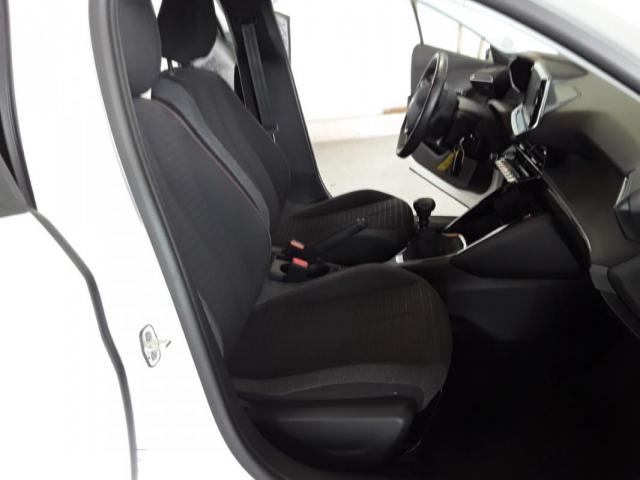Peugeot 208 image 8