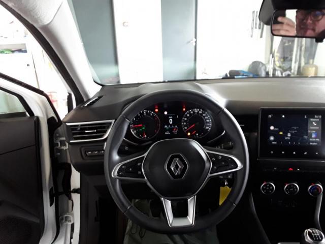 Renault Clio image 9