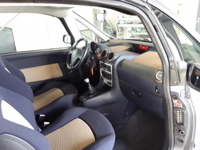 Peugeot 1007 image 9