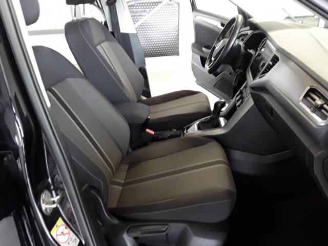 Volkswagen T-Roc image 2