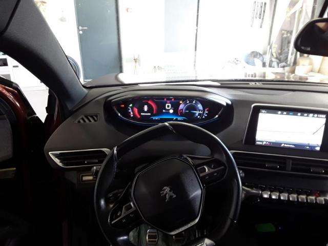 Peugeot 3008 image 2