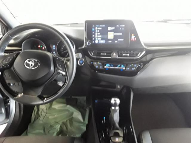 Toyota C-Hr image 8