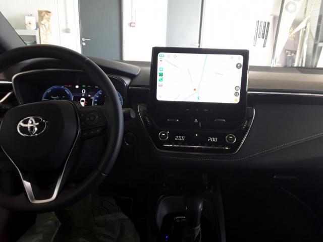 Toyota Corolla Touring Sports image 3