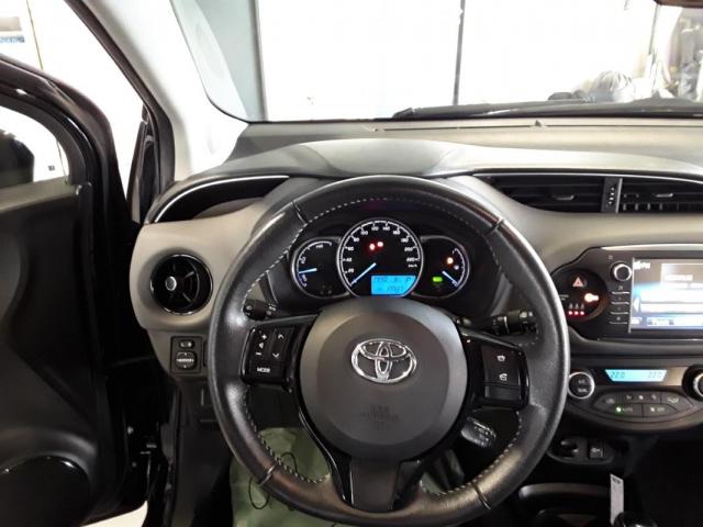 Toyota Yaris image 2