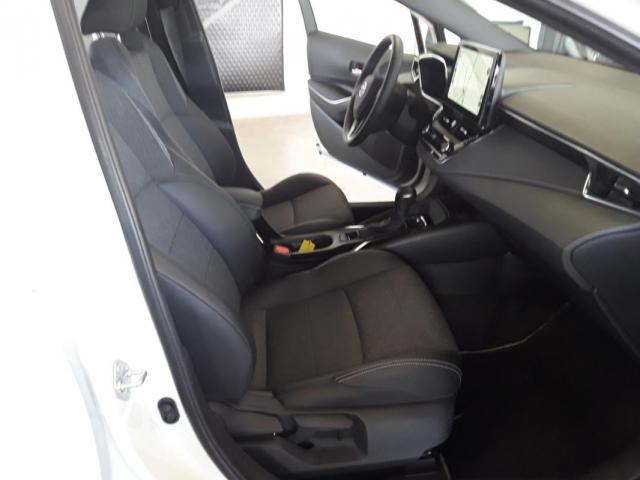 Toyota Corolla Touring Sports image 2