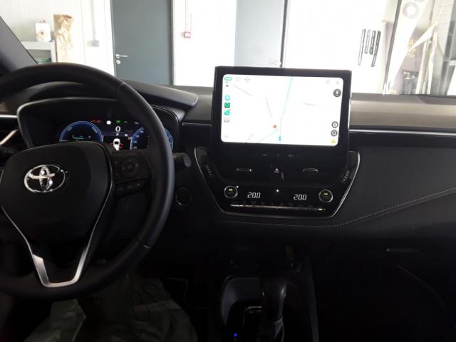 Toyota Corolla Touring Sports image 5