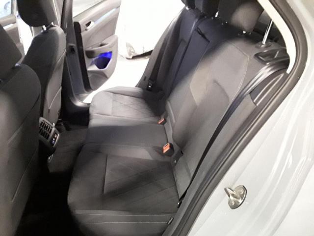 Volkswagen Golf image 9