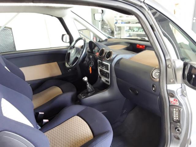 Peugeot 1007 image 4