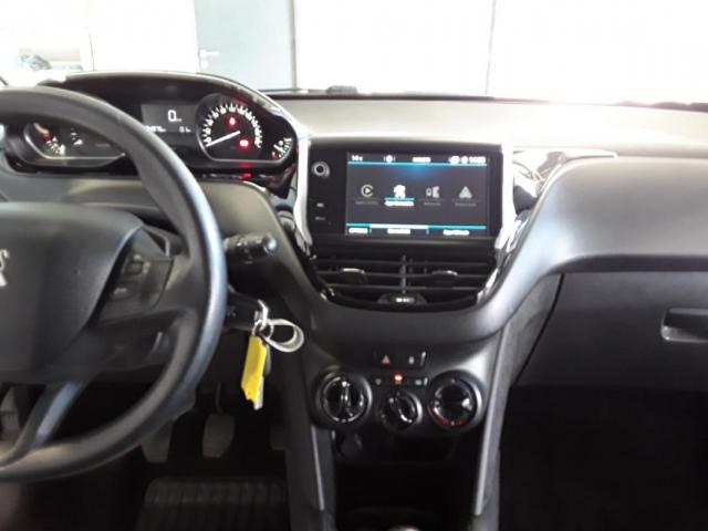 Peugeot 208 image 2