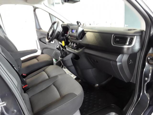 Nissan Primastar image 4