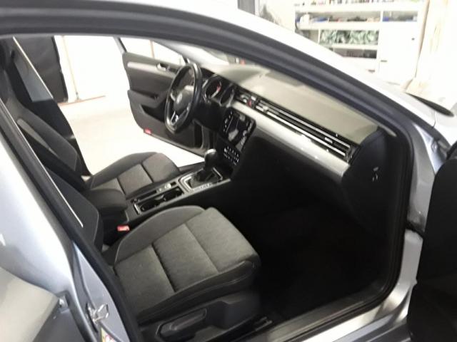 Volkswagen Passat Sw image 9